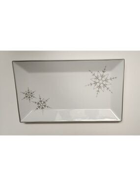 Ulta Beauty 13.5" Square Platinum White Silver Rimmed Snowflake Serving Plater